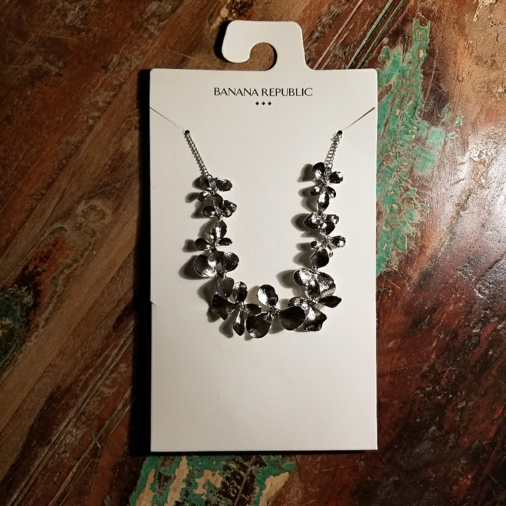 Banana Republic Silvertone Floral Bridal Necklace